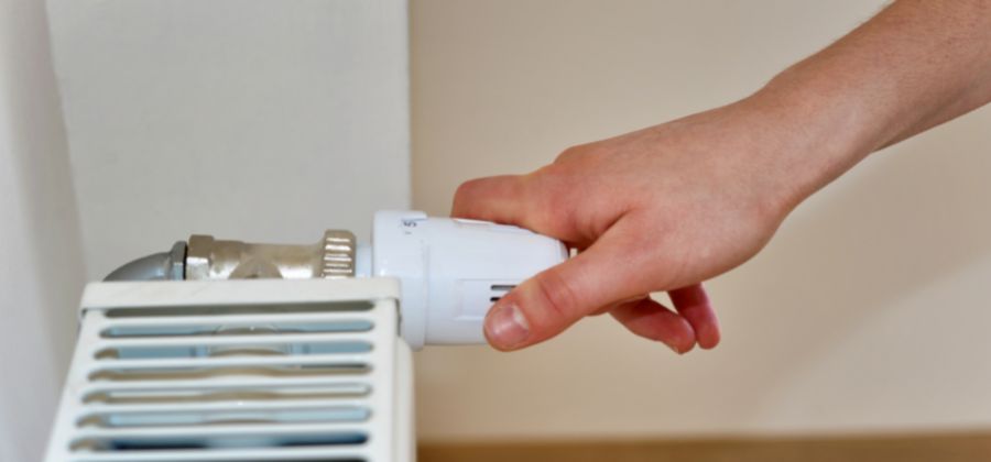 Hoe te verwarmen zonder elektriciteit: 8 alledaagse tips