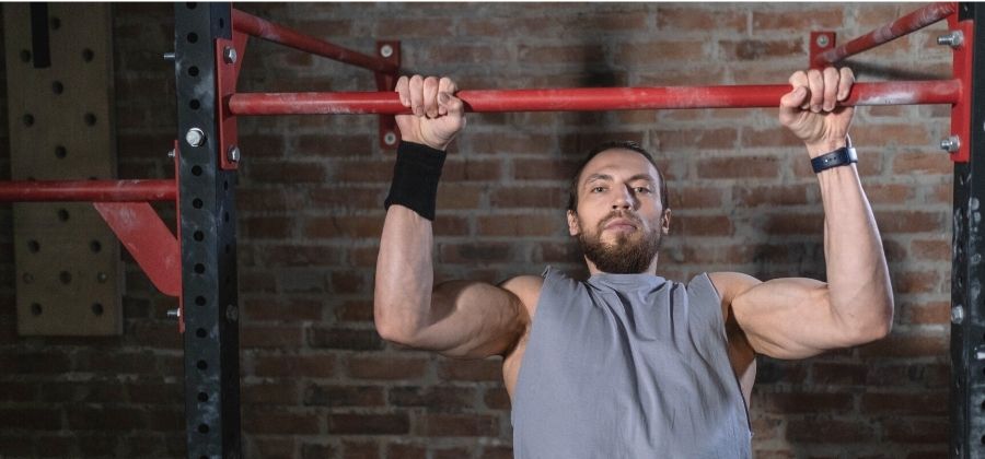 Perform pull-ups with a rubber band: how to do it?