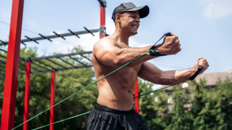 Top 8 des exercices haut du corps avec élastique – Fit Super-Humain
