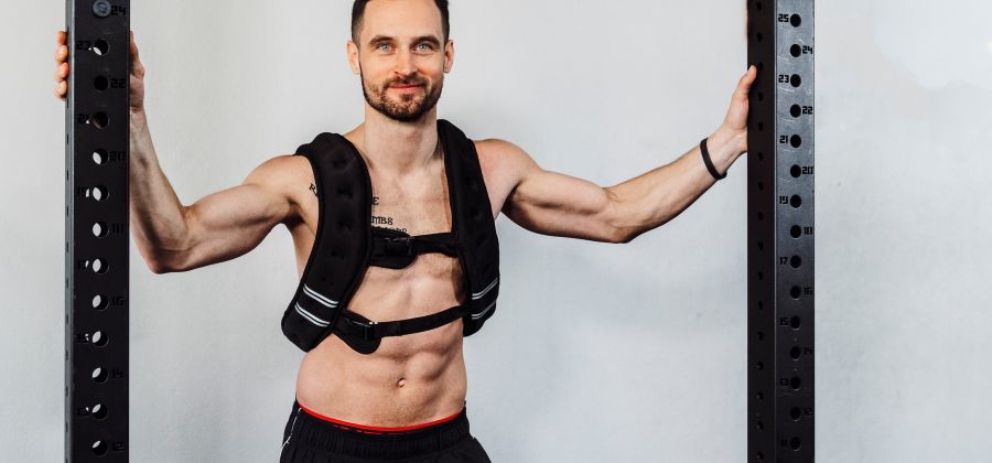 Weighted vest: How to gain muscle and strength?