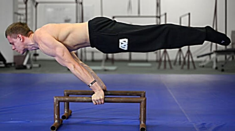 Wooden parallettes: How to use in calisthenics? – Fit Super-Humain