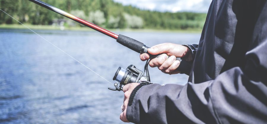 Fiskesport: hvordan fisker man med en ske?